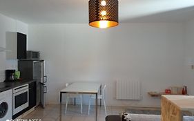 studio spacieux confortable récemment rénové